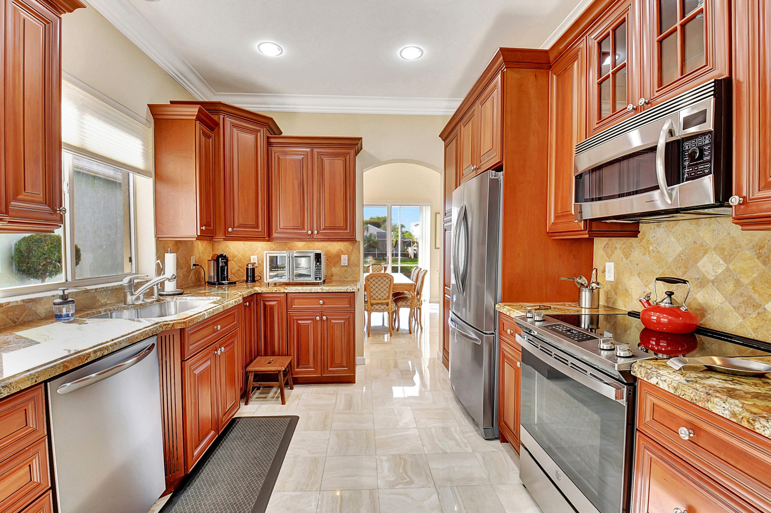23371 Feather Palm Court Boca Raton, FL 33433 - Photo 4 of 91 DSC_5417