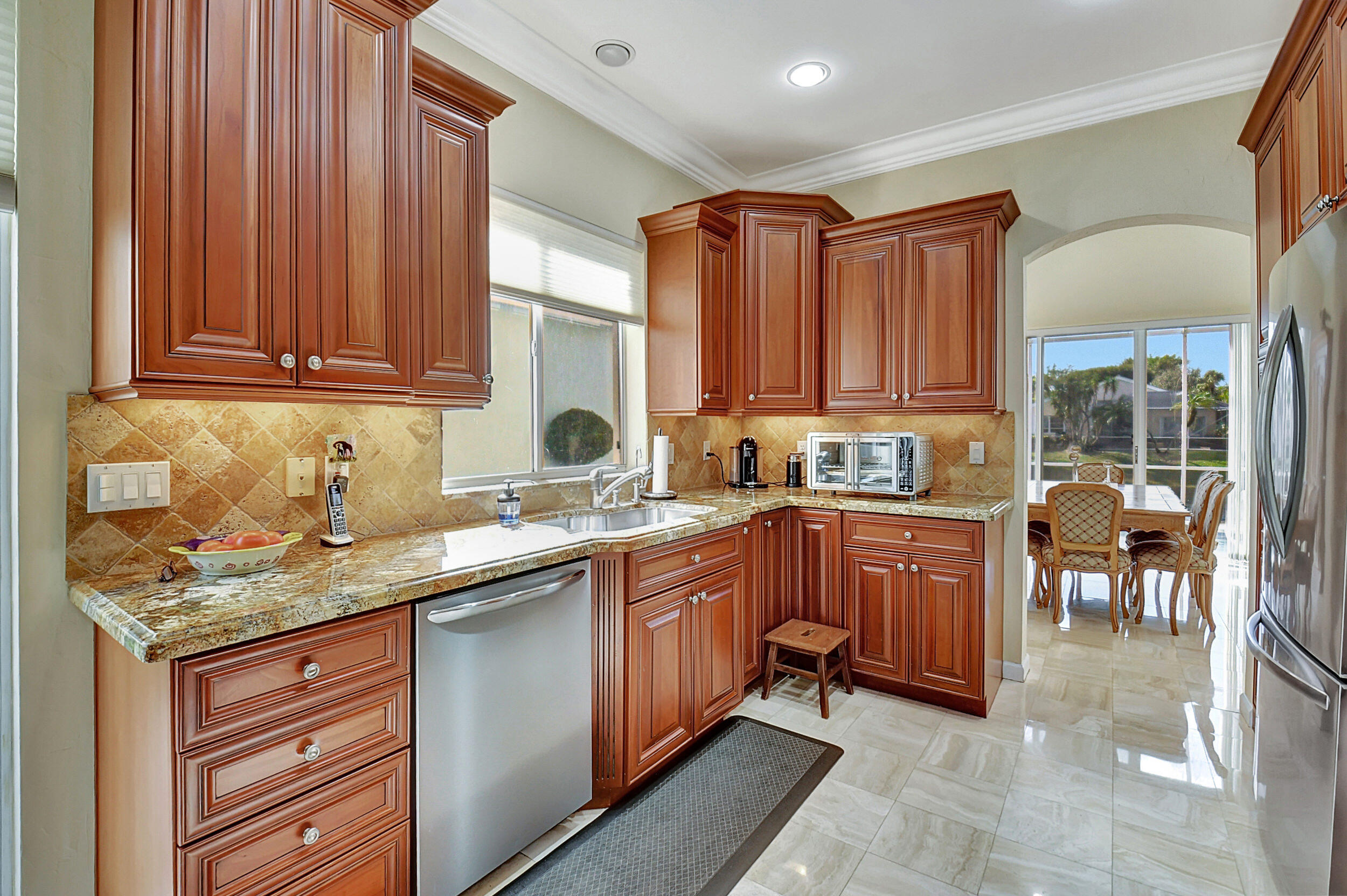 23371 Feather Palm Court Boca Raton, FL 33433 - Photo 6 of 91 DSC_5427