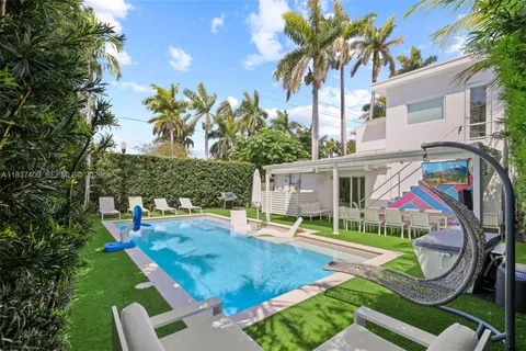$2,795,000 | 4490 Royal Palm Avenue, Miami Beach, FL 33140