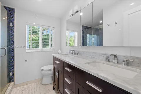 $2,699,000 | 4490 Royal Palm Avenue, Miami Beach, FL 33140