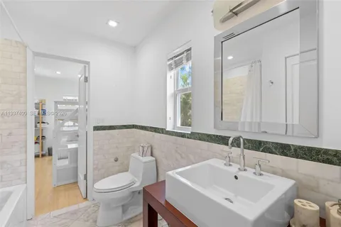 $2,795,000 | 4490 Royal Palm Avenue, Miami Beach, FL 33140