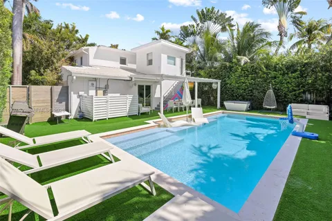 $2,795,000 | 4490 Royal Palm Avenue, Miami Beach, FL 33140