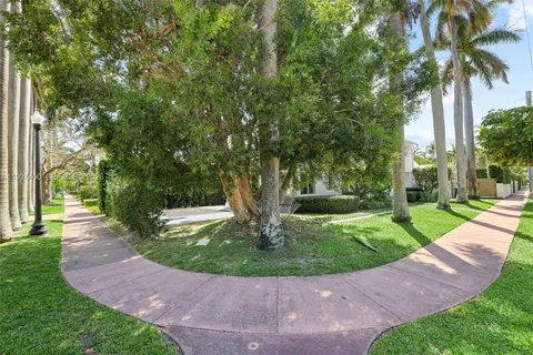 $2,795,000 | 4490 Royal Palm Avenue, Miami Beach, FL 33140