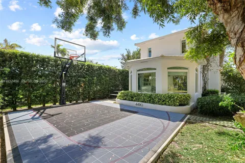 $2,699,000 | 4490 Royal Palm Avenue, Miami Beach, FL 33140