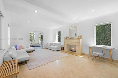 $2,795,000 | 4490 Royal Palm Avenue, Miami Beach, FL 33140