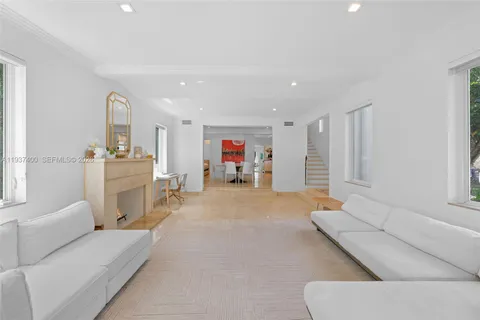 $2,699,000 | 4490 Royal Palm Avenue, Miami Beach, FL 33140