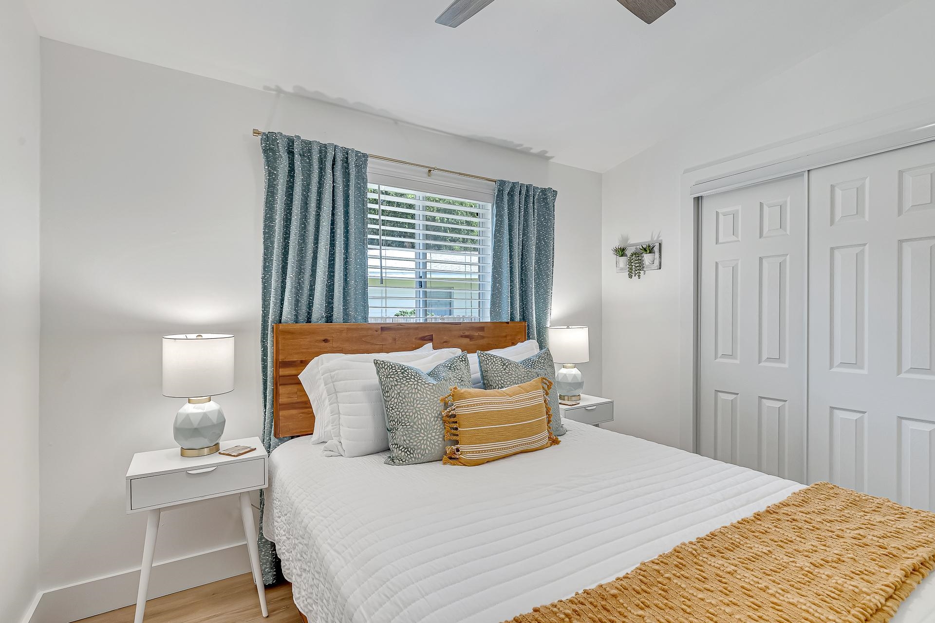 110 Terrapin Road St. Augustine, FL 32086 - Photo 20 of 46 a bedroom with a bed and a table