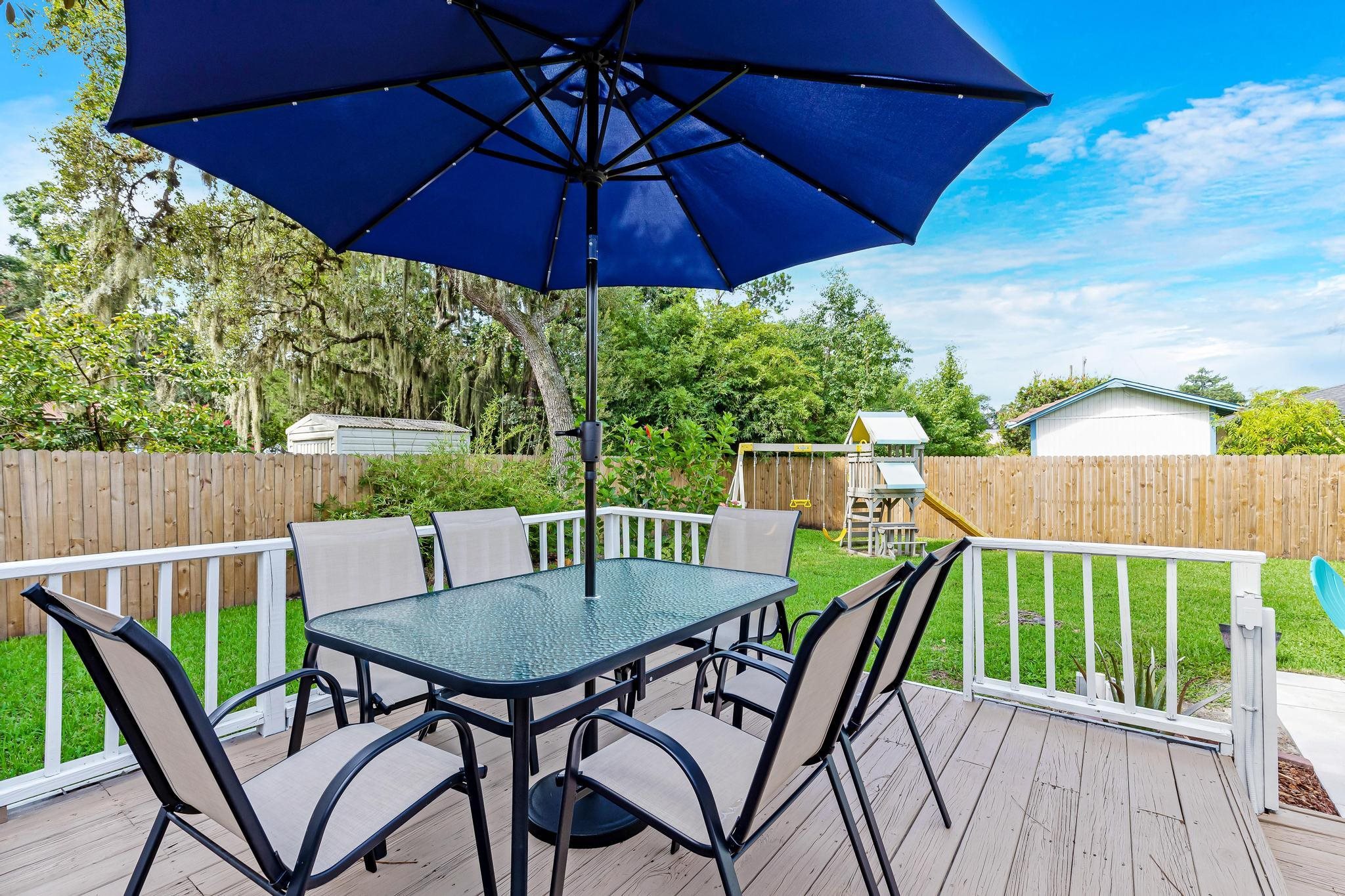 110 Terrapin Road St. Augustine, FL 32086 - Photo 40 of 46 a view of an outdoor sitting area with furniture