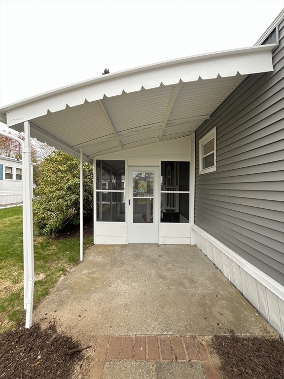 10 Holly Road Taunton, MA 02780 - Photo 5 of 28 Gallery Image 5