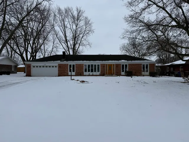 $339,900 | 185 Jacqueline Street, Morris, IL 60450