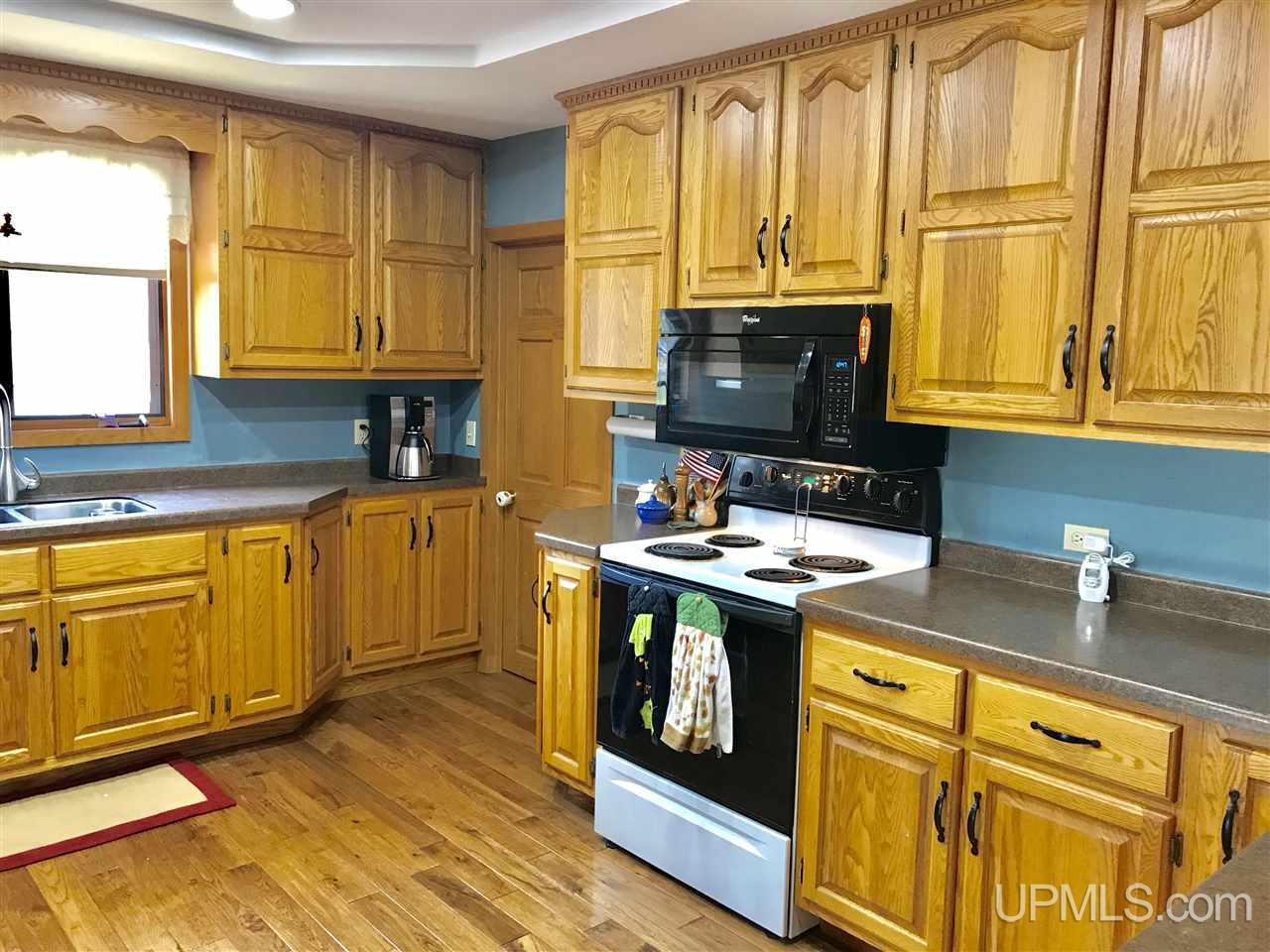 1007 Plymouth Road Wakefield, MI 49968 - Photo 2 of 45 Gallery Image 2