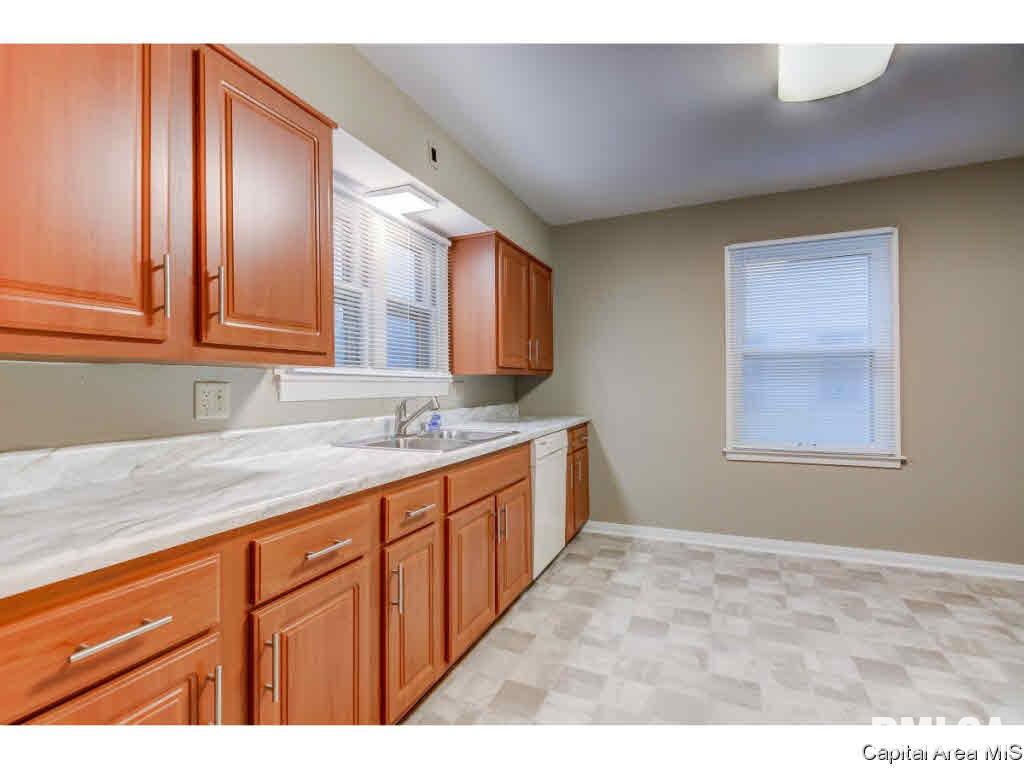 2409 South State Street Springfield, IL 62704 - Photo 10 of 35