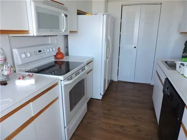 $2,900 | 3400 Northeast 192 Street, Unit 609, Aventura, FL 33180