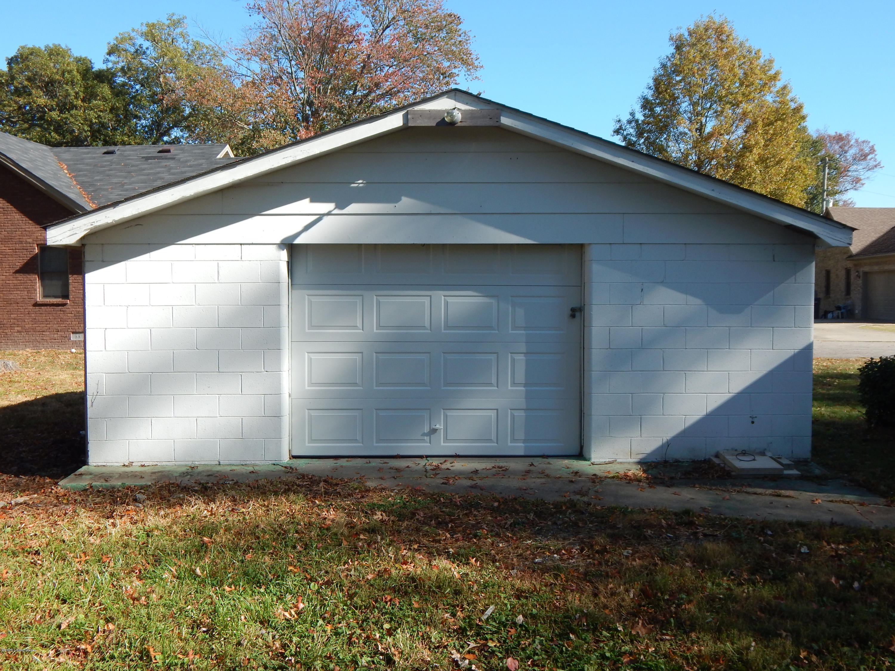 5102 Terry Road Louisville, KY 40216 - Photo 27 of 29 Garage; new door!