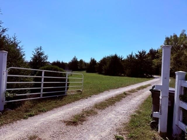 $450,000 | 1441 North 800 Road, Lawrence, KS 66046