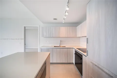 $2,050,000 | 3131 Northeast 7th Avenue, Unit 4706, Miami, FL 33137