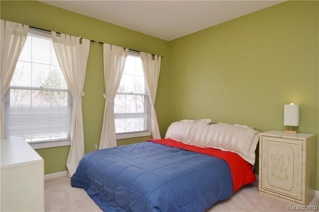 854 Dakota Rochester Hills, MI 48307 - Photo 25 of 32