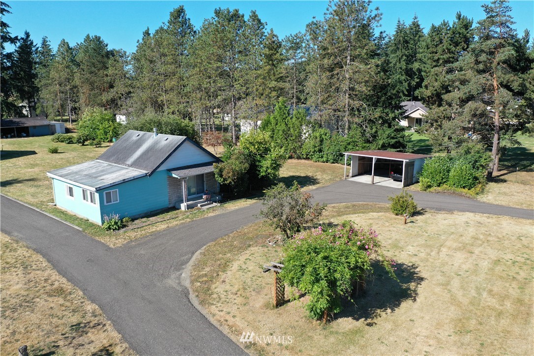7625 187th Avenue Southwest Rochester, WA 98579 - Photo 24 of 38 swimming pool view with a seating space