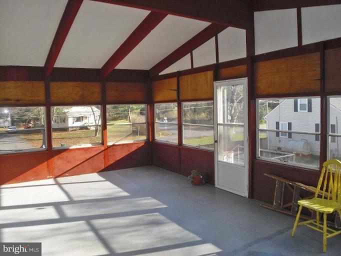 8324 Rolling Road Manassas, VA 20110 - Photo 14 of 28 Screened-in Porch