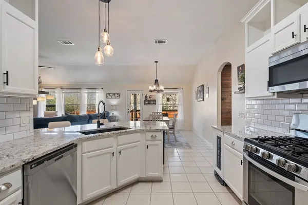 $2,100 | 2305 Candle Ridge Trail, Georgetown, TX 78626