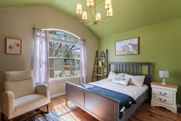 $2,100 | 2305 Candle Ridge Trail, Georgetown, TX 78626