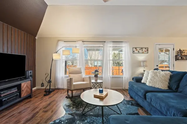 $2,100 | 2305 Candle Ridge Trail, Georgetown, TX 78626