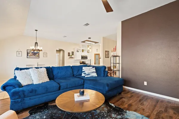 $2,100 | 2305 Candle Ridge Trail, Georgetown, TX 78626