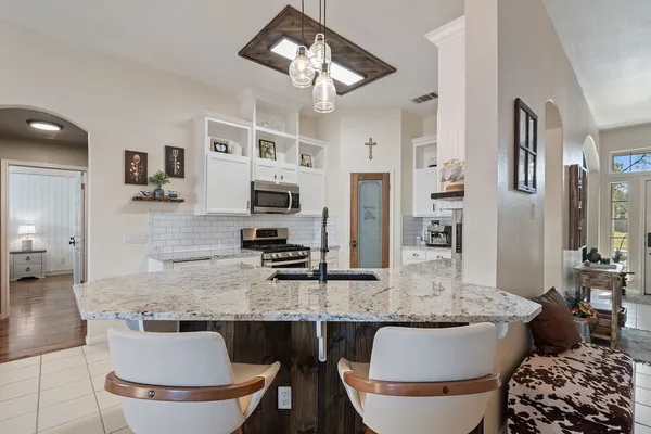 $2,100 | 2305 Candle Ridge Trail, Georgetown, TX 78626