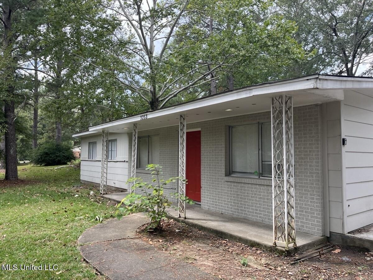 3253 Ridgeland Drive Jackson, MS 39212 - Photo 1 of 7 Front