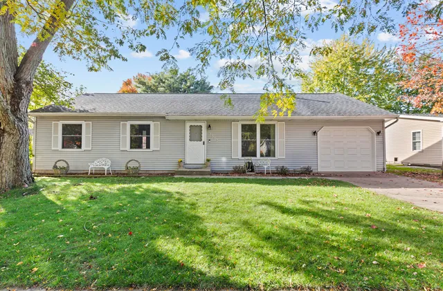 $252,900 | 2303 Worthington Drive, Valparaiso, IN 46383