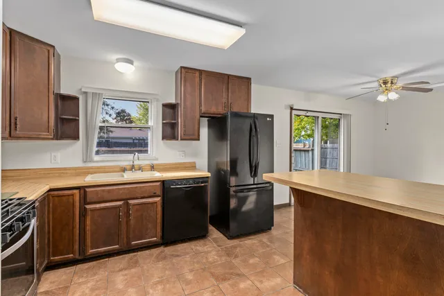 $252,900 | 2303 Worthington Drive, Valparaiso, IN 46383