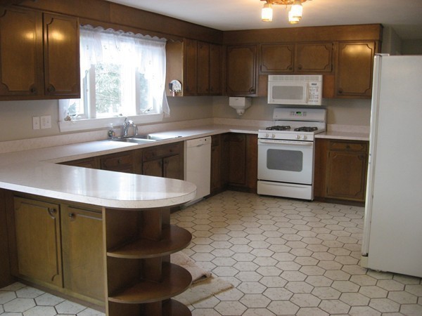 23 Phillips Brooks Road Westwood, MA 02090 - Photo 8 of 20 Gallery Image 8