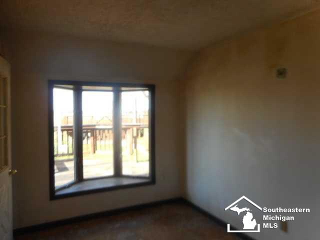 5296 Scofield Road Maybee, MI 48159 - Photo 15 of 26 21131043-14.JPG