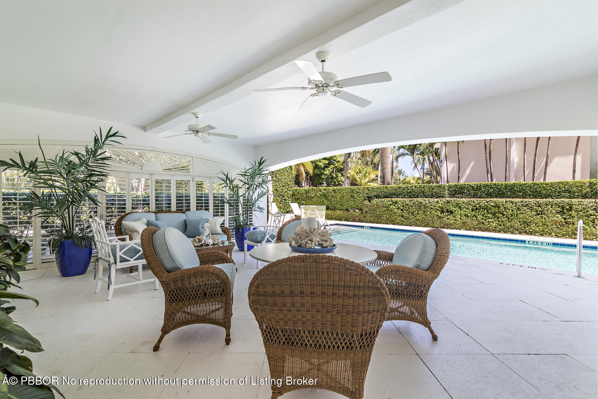 354 Chilean Avenue, Unit 6C Palm Beach, FL 33480 - Photo 20 of 21 a outdoor living space with furniture and garden view