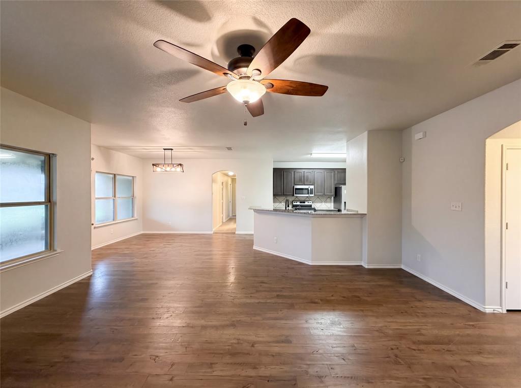 270 County Road 4213 Decatur, TX 76234 - Photo 4 of 25