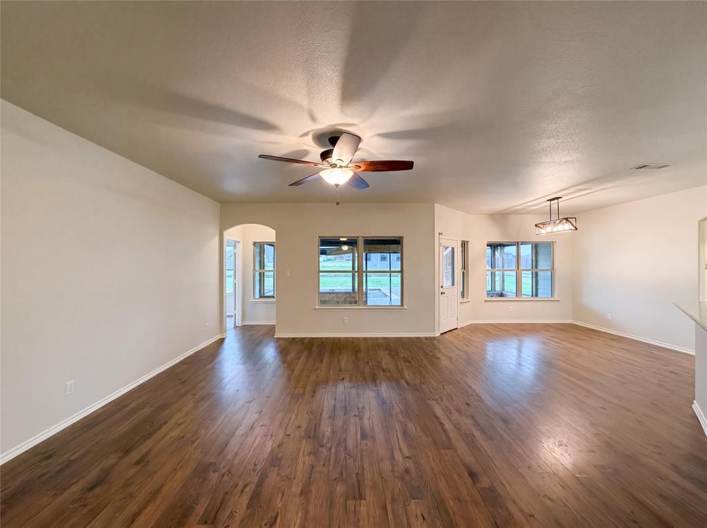 270 County Road 4213 Decatur, TX 76234 - Photo 5 of 25