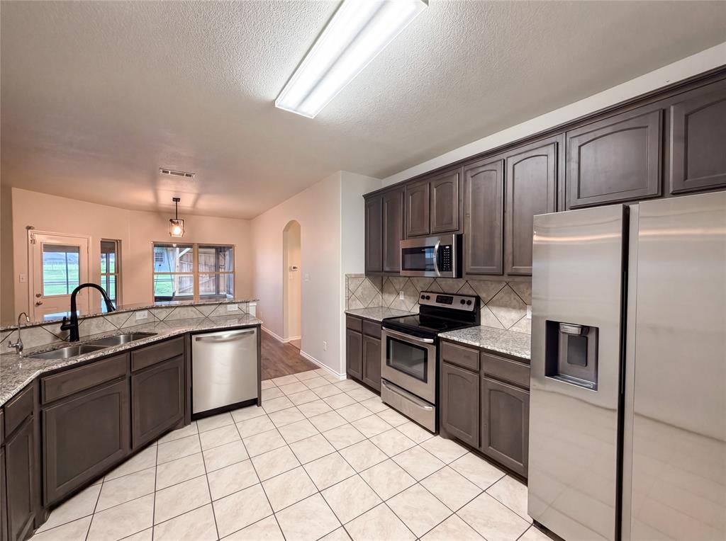 270 County Road 4213 Decatur, TX 76234 - Photo 6 of 25