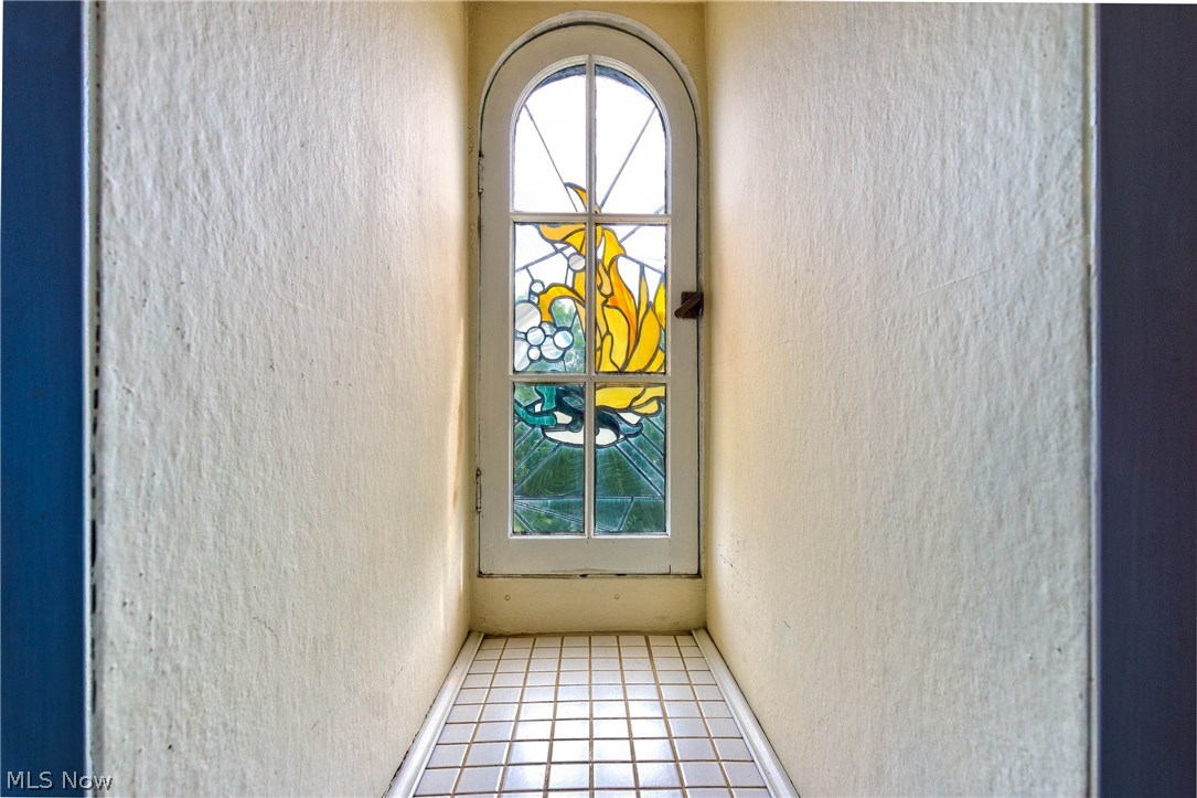 17407 Neff Road Cleveland, OH 44119 - Photo 25 of 35 Secret cubby...