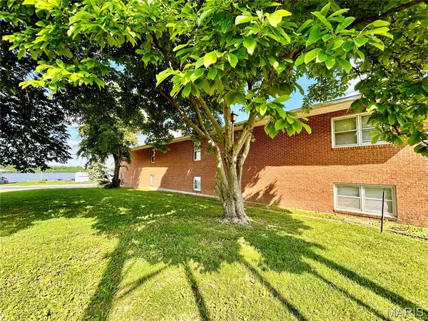 $1,600,000 | 207 South Main Street, Louisiana, MO 63353