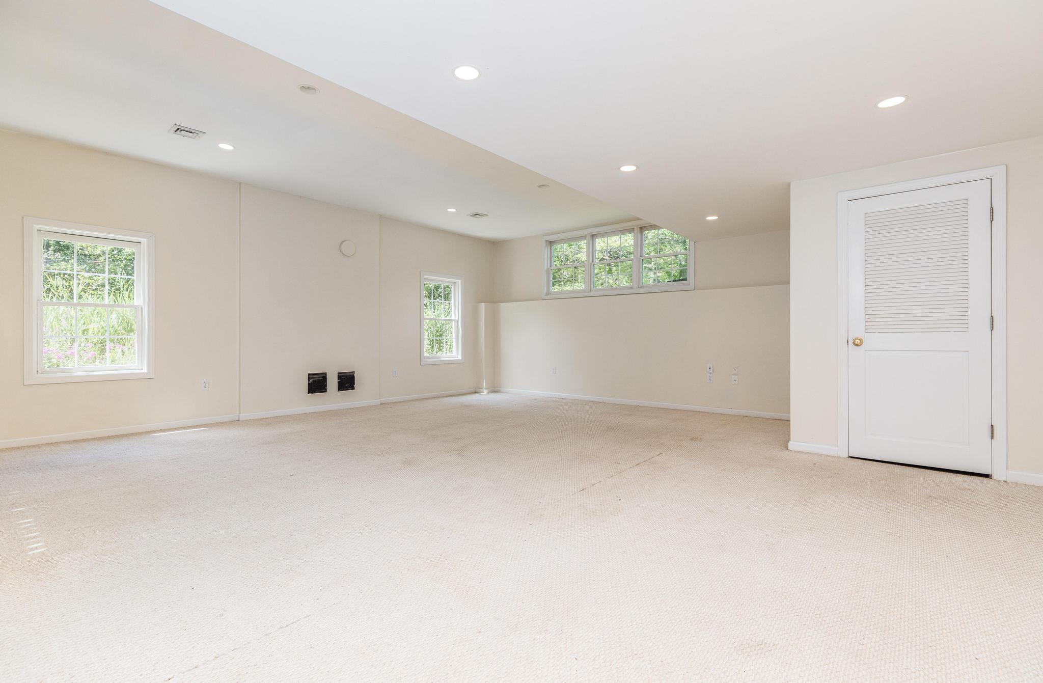 253 Odiorne Point Road Portsmouth, NH 03801 - Photo 31 of 36