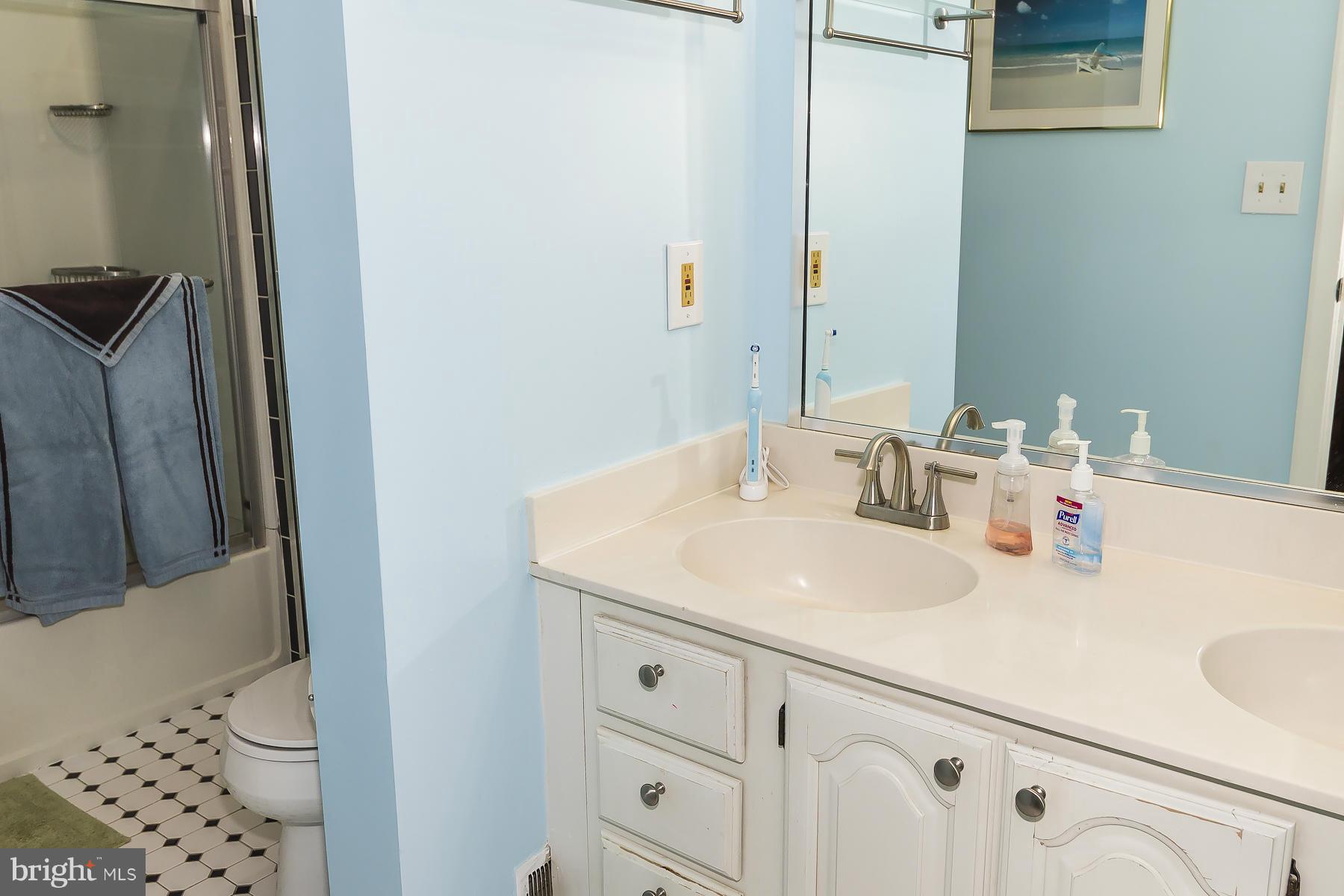 4111 Elby Street Silver Spring, MD 20906 - Photo 13 of 26 Bath
