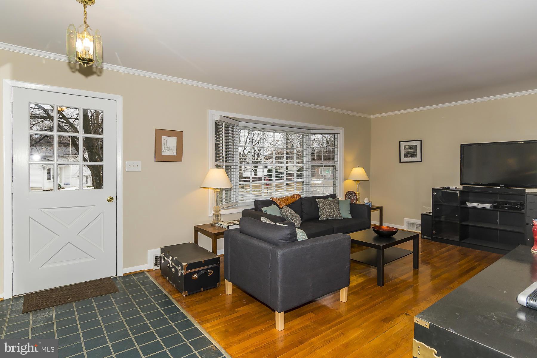 4111 Elby Street Silver Spring, MD 20906 - Photo 5 of 26 Living Room