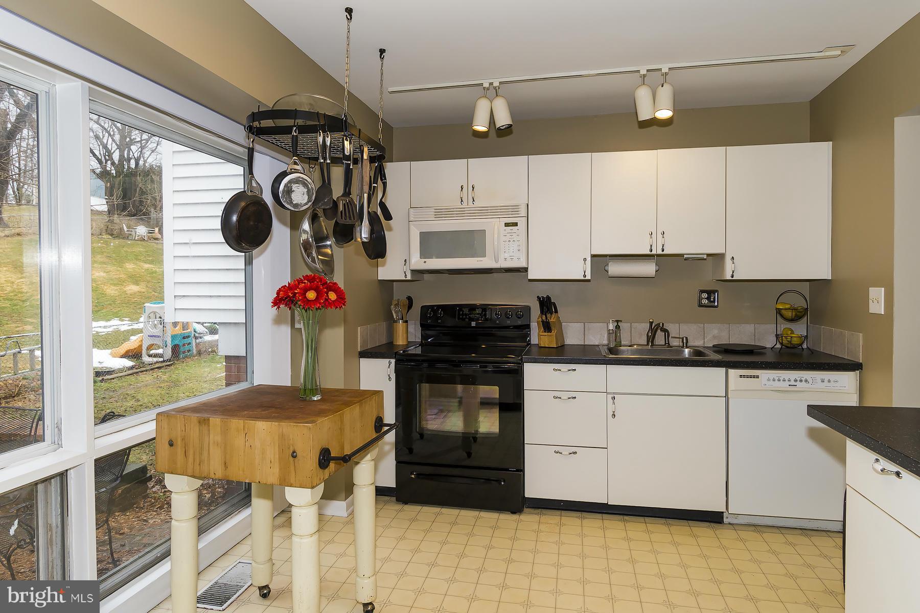 4111 Elby Street Silver Spring, MD 20906 - Photo 9 of 26 Kitchen
