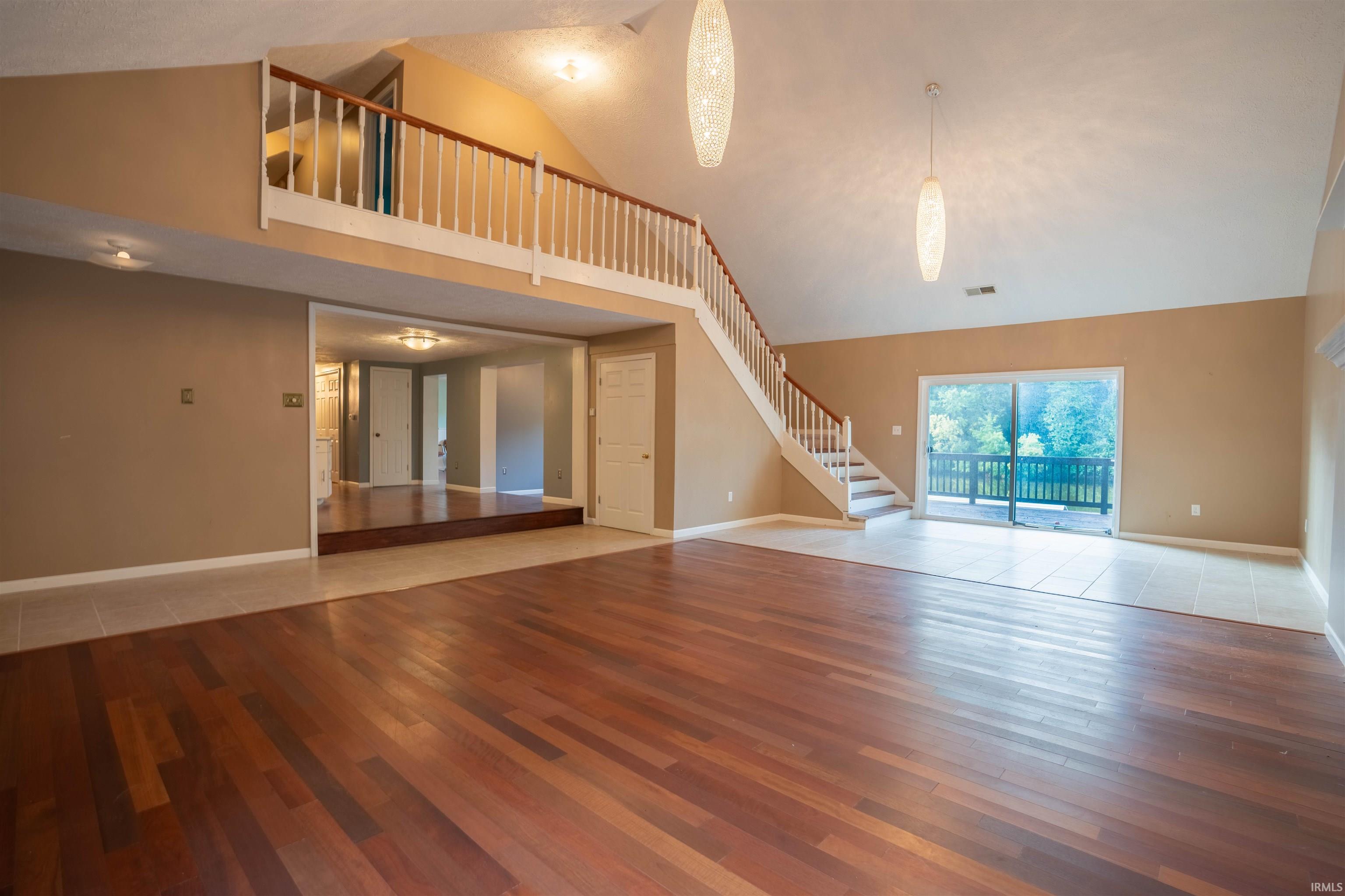 1120 North Diamond Point Court Monticello, IN 47960 - Photo 4 of 36