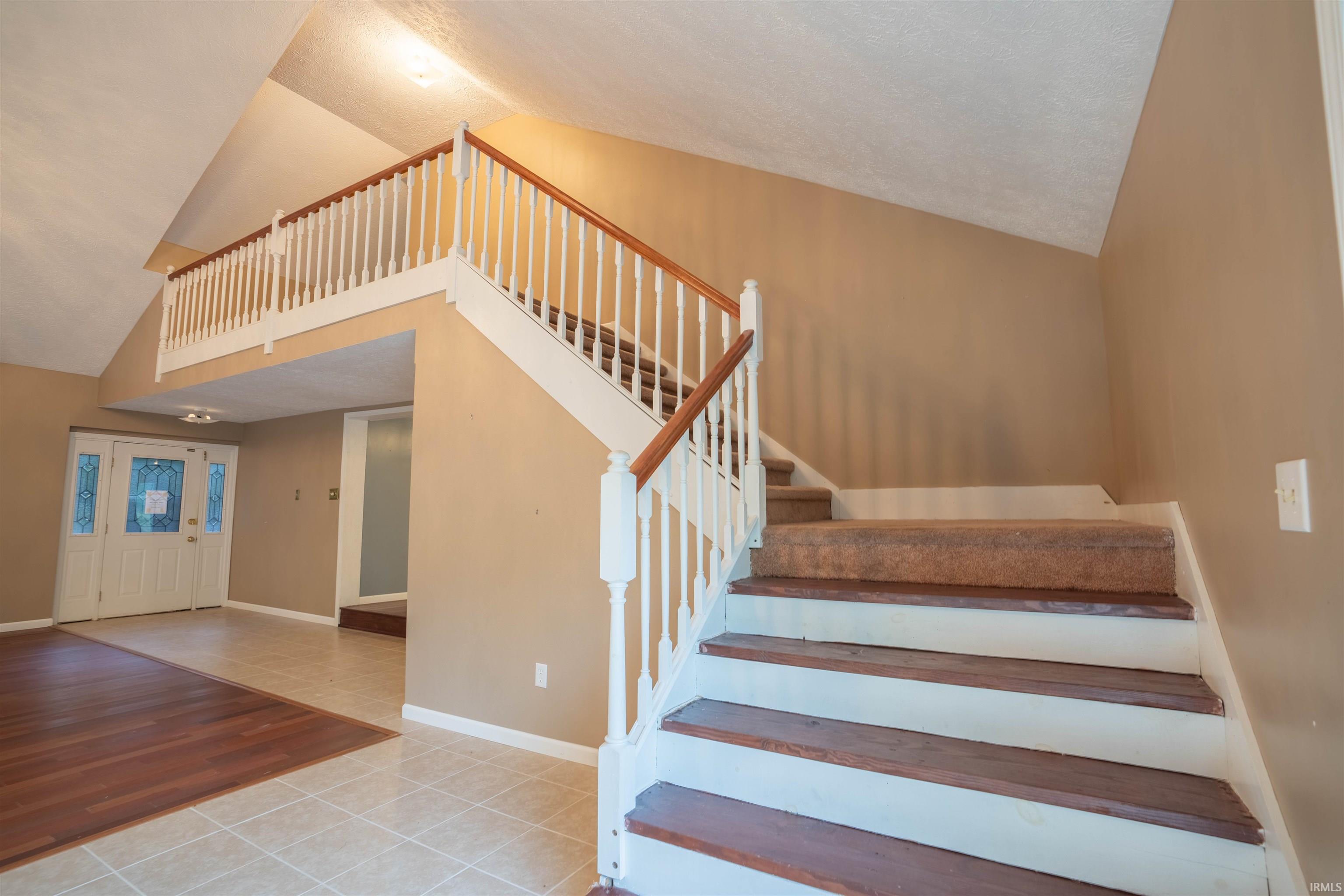 1120 North Diamond Point Court Monticello, IN 47960 - Photo 5 of 36