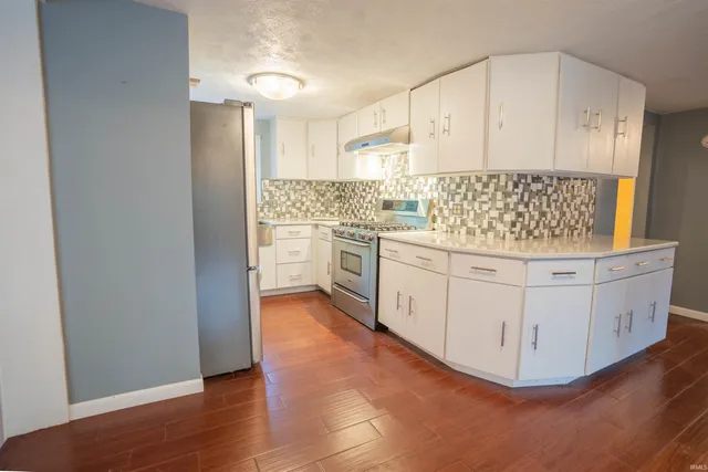 $469,000 | 1120 North Diamond Point Court, Monticello, IN 47960