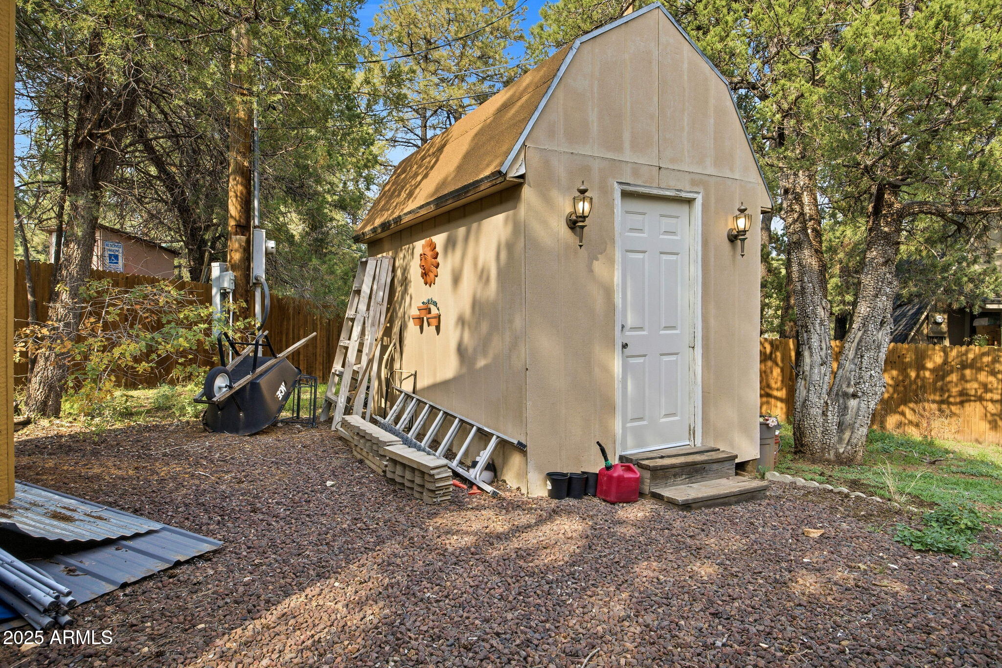 2190 Wildlife Trail Overgaard, AZ 85933 - Photo 24 of 34 a view of outdoor space and shower