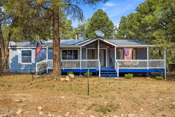 a picture of a bathroom