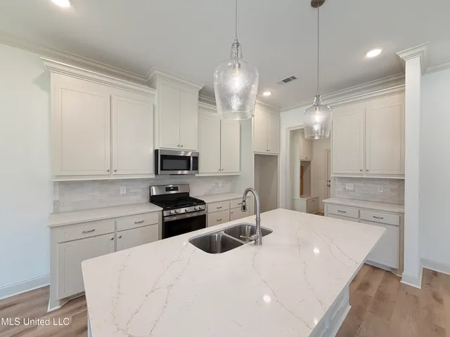 $313,950 | 207 Anderson Oaks Drive, Pearl, MS 39208