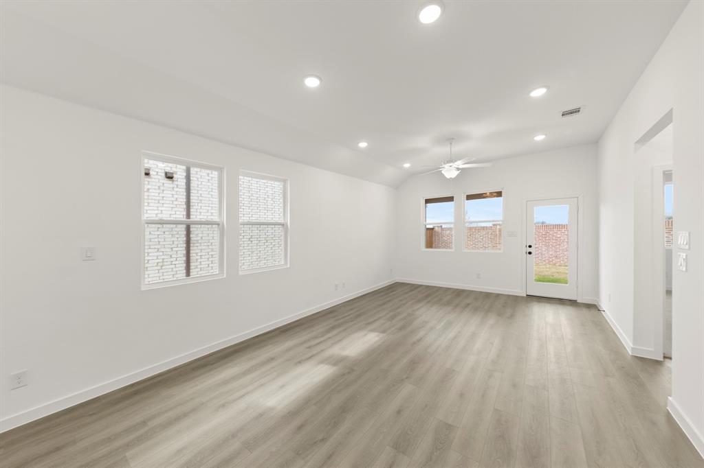 5933 Laurel Lk Lane Pilot Point, TX 76258 - Photo 13 of 27 13. 5933 Laurel Lake - Dining